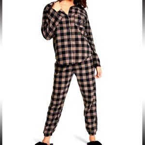 PINK Victoria’s Secret Fleece Pajama Set Sz M – Cozy Check Loungewear